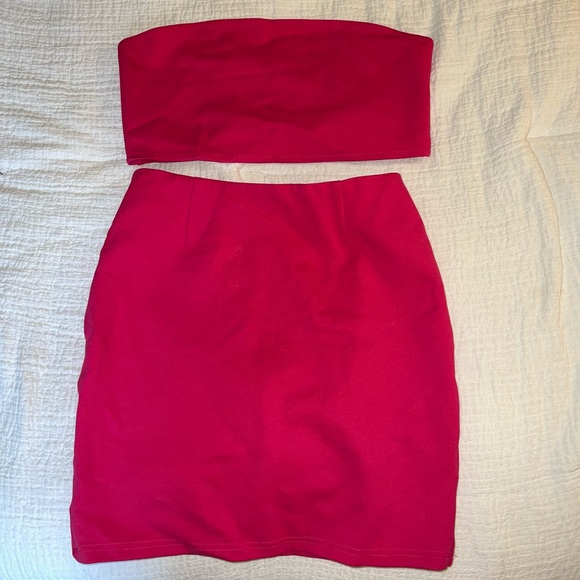 Alise Bandeau Mini Set in Hot Pink. - Picture 4 of 5